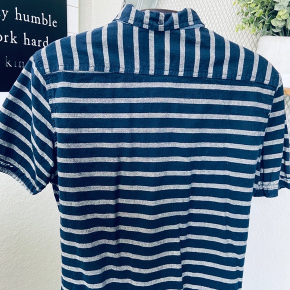 Men’s casual button down short sleeve - Picture 3 of 4